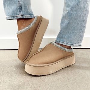 Lane 201 Jazmin platform slippers